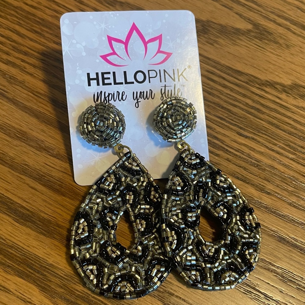 3/$15 NEW Gold and Black Statement Earrings